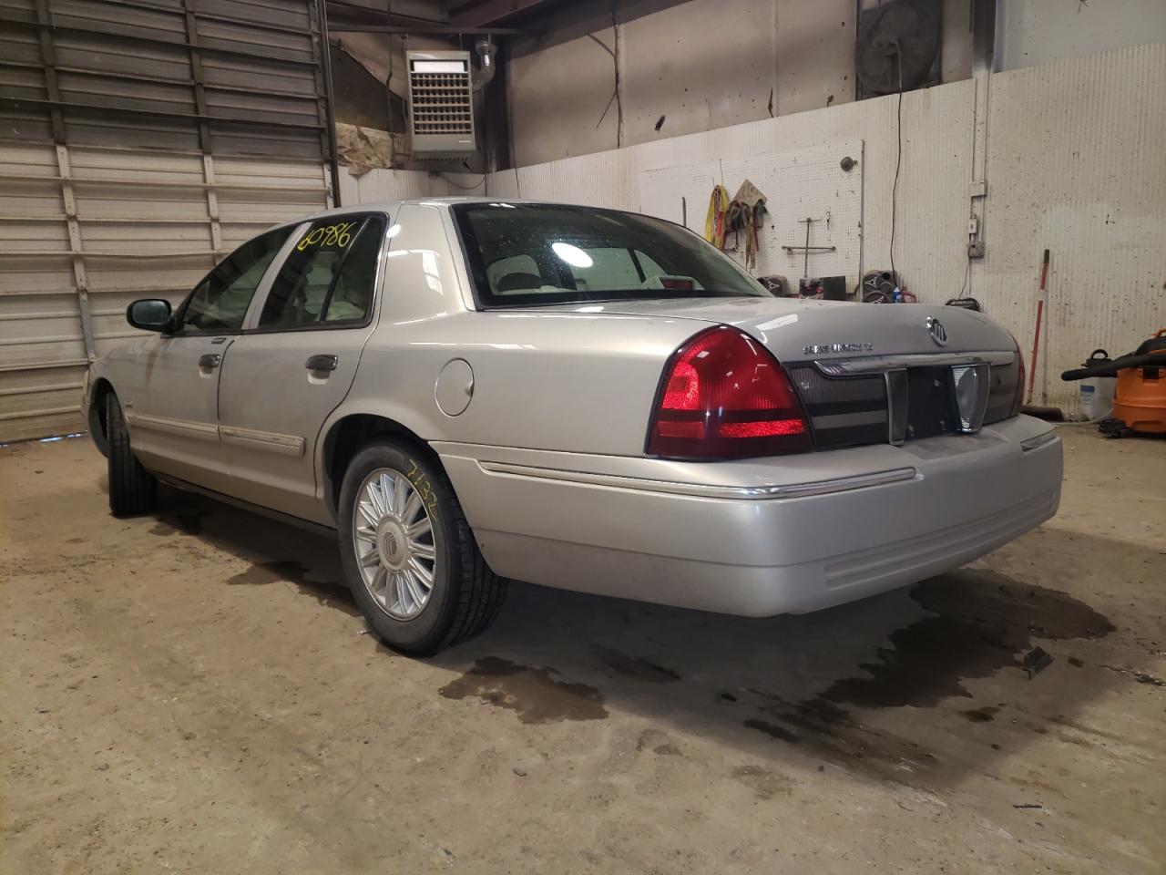 Photo 3 from auction – 2010 MERCURY GRAND MARQ with VIN 2MEBM7FV7AX624372