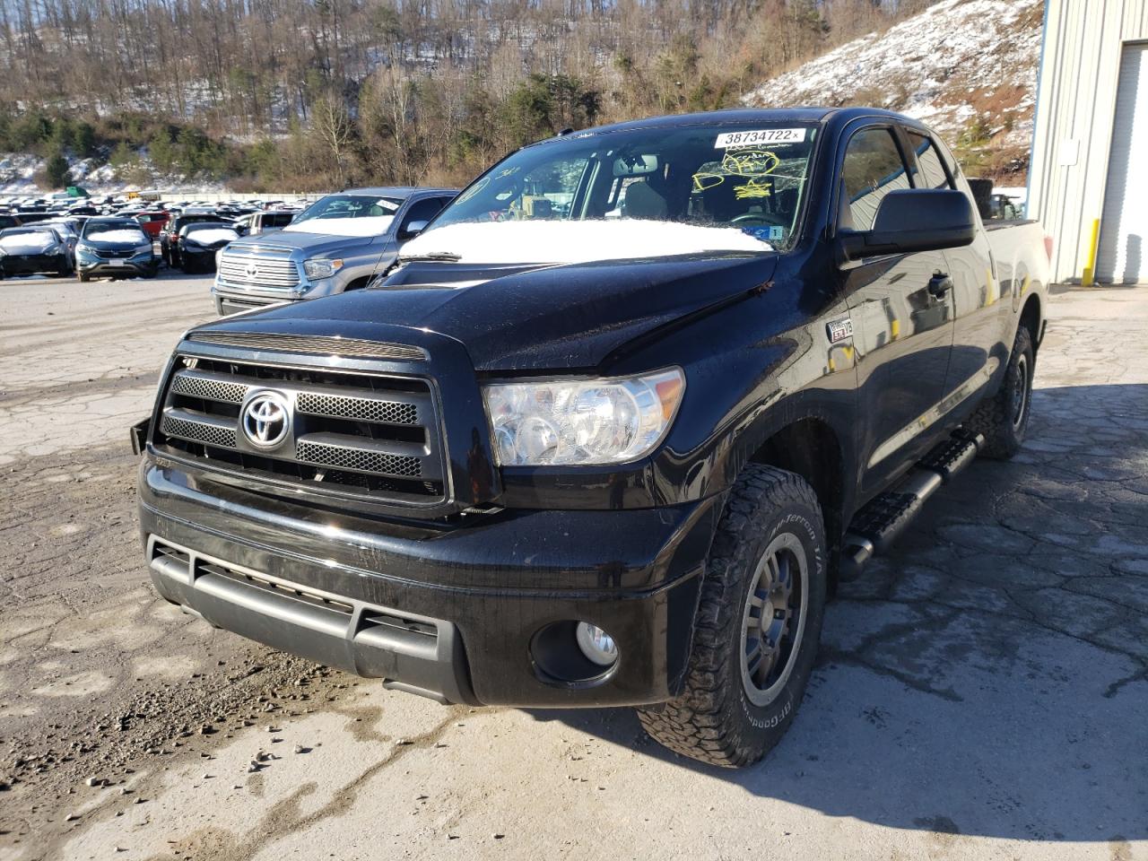 Photo 2 from auction – 2011 TOYOTA TUNDRA DOU with VIN 5TFUY5F14BX184151