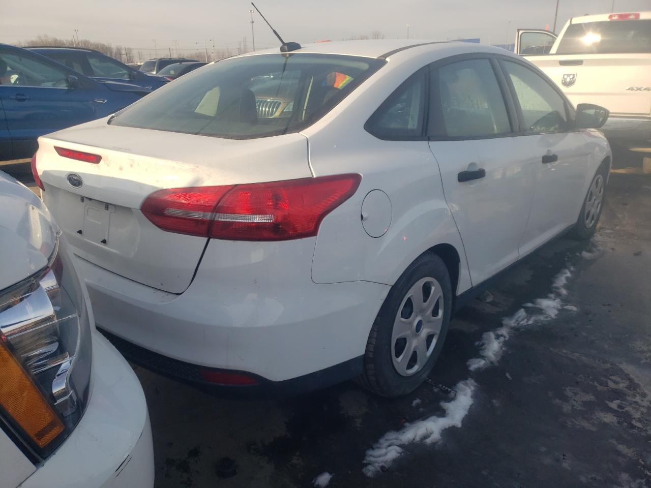Photo 4 from auction – 2016 FORD FOCUS S with VIN 1FADP3E21GL270961