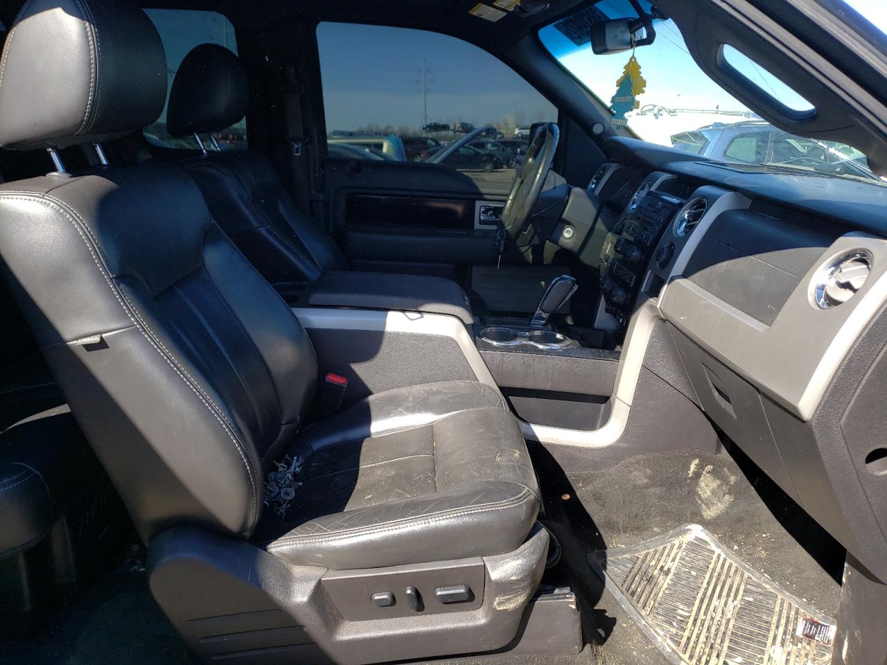 Photo 5 from auction – 2011 FORD F150 SUPER with VIN 1FTFX1ET4BFC46712