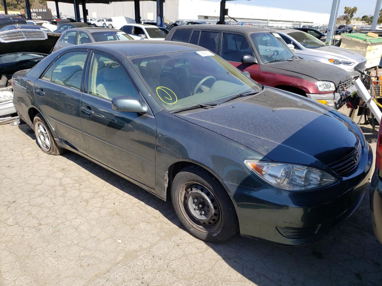 Photo 1 from auction – 2005 TOYOTA CAMRY LE with VIN 4T1BE32K75U017853