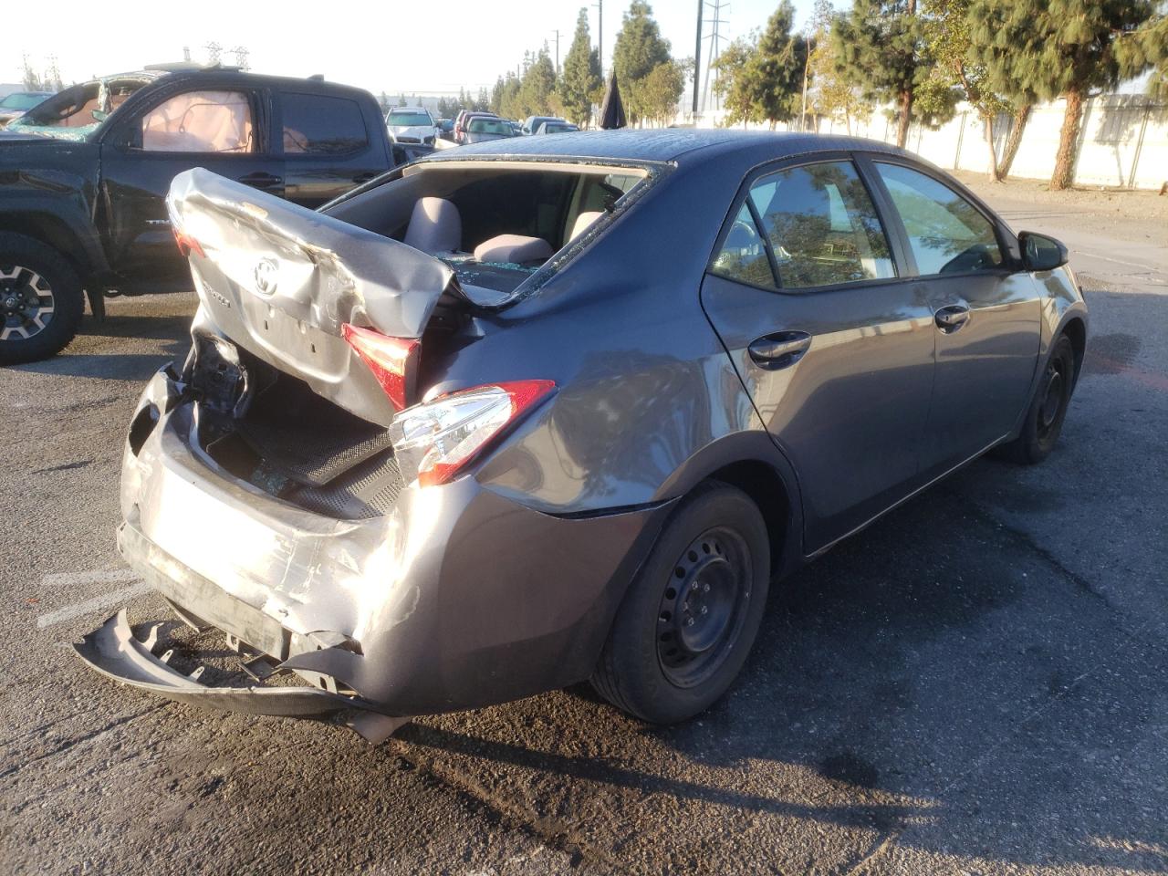 Photo 4 from auction – 2017 TOYOTA COROLLA L with VIN 5YFBURHE5HP569655