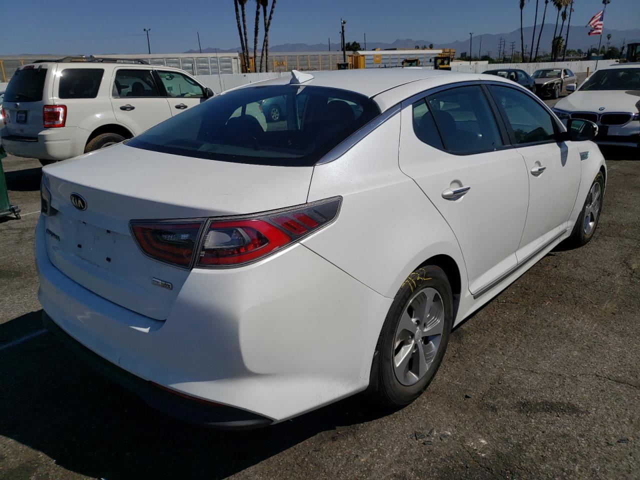 Photo 4 from auction – 2016 KIA OPTIMA HYB with VIN KNAGM4AD9G5094580