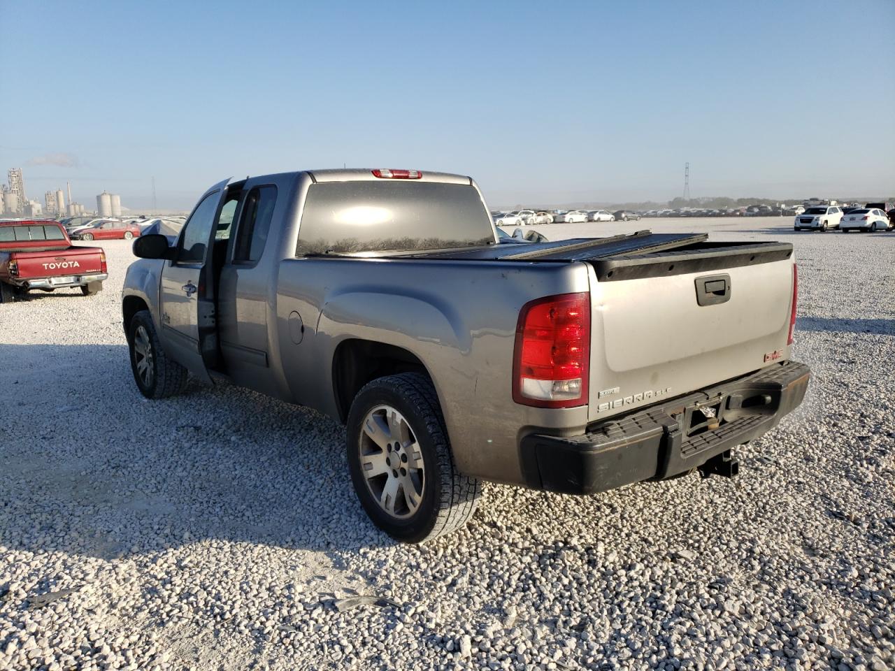 Photo 3 from auction – 2008 GMC SIERRA C15 with VIN 2GTEC190081330677