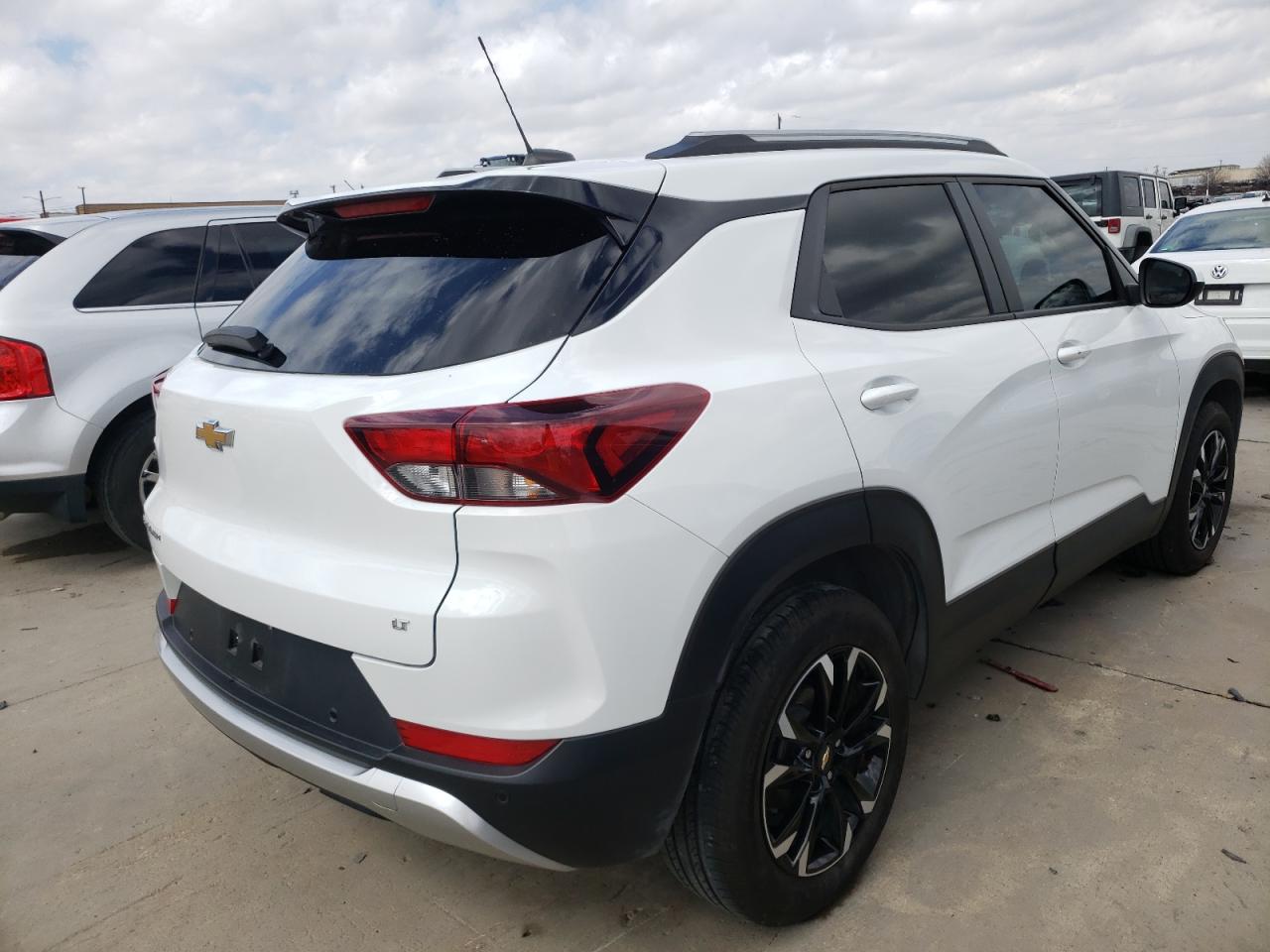 Photo 4 from auction – 2021 CHEVROLET TRAILBLAZE with VIN KL79MPSL2MB013044