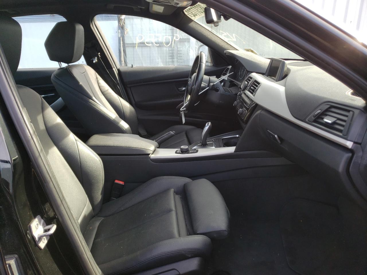 Photo 5 from auction – 2016 BMW 320 XI with VIN WBA8E5G51GNU22047