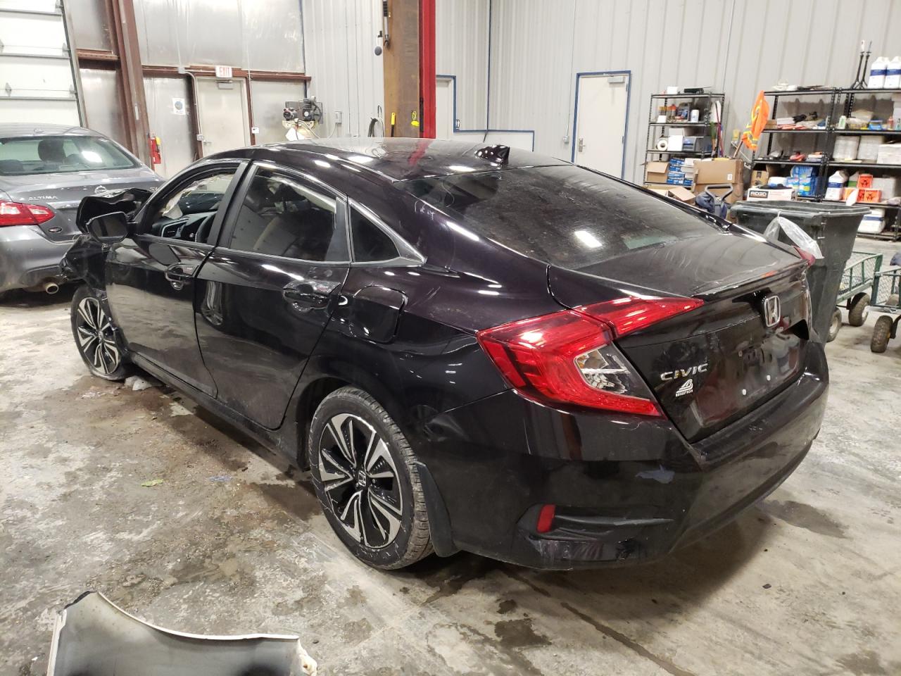 Photo 3 from auction – 2018 HONDA CIVIC EX with VIN JHMFC1F35JX022611