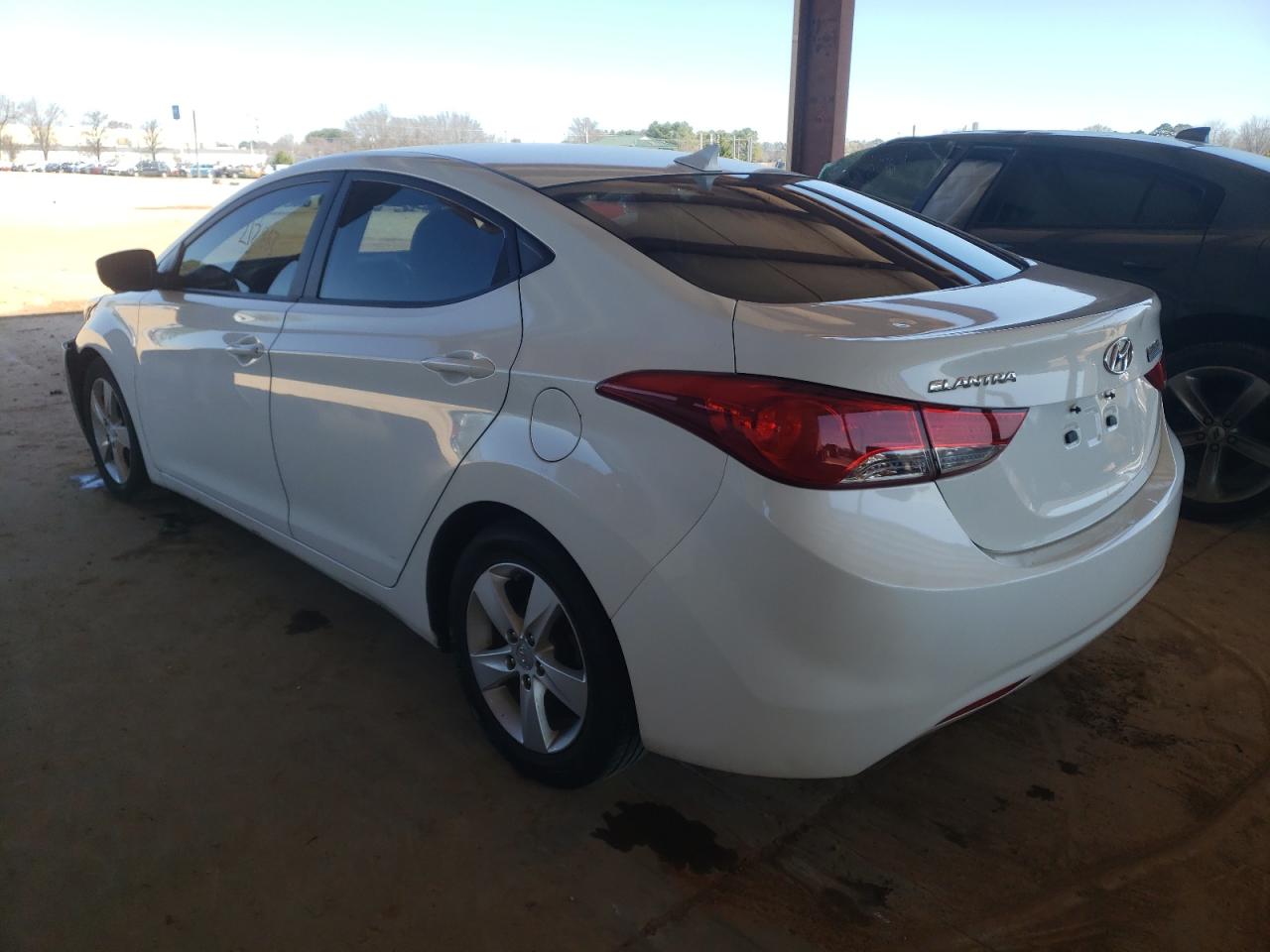 Photo 3 from auction – 2012 HYUNDAI ELANTRA GL with VIN 5NPDH4AE9CH082300