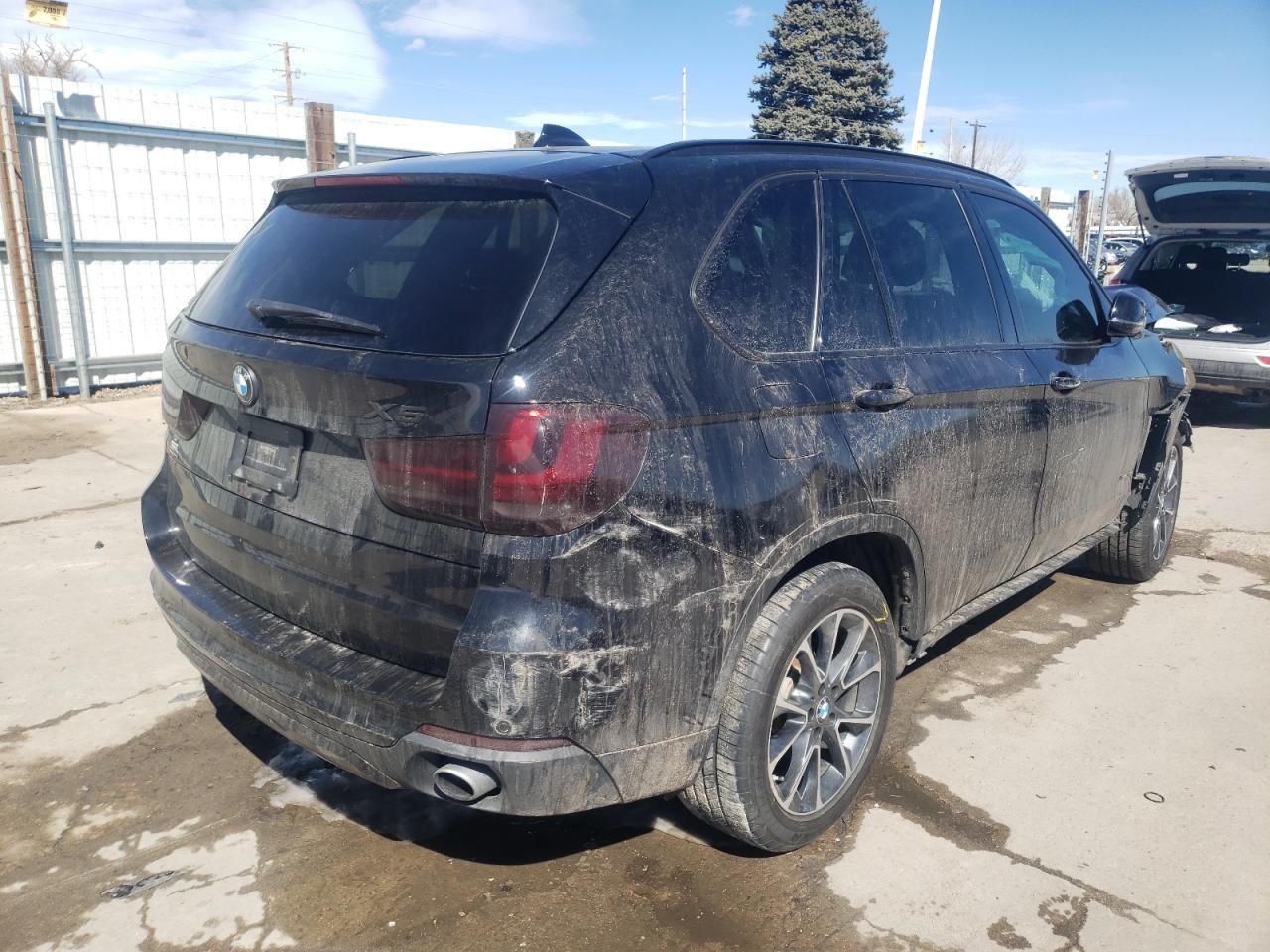 Photo 4 from auction – 2015 BMW X5 XDRIVE3 with VIN 5UXKR0C54F0P02917