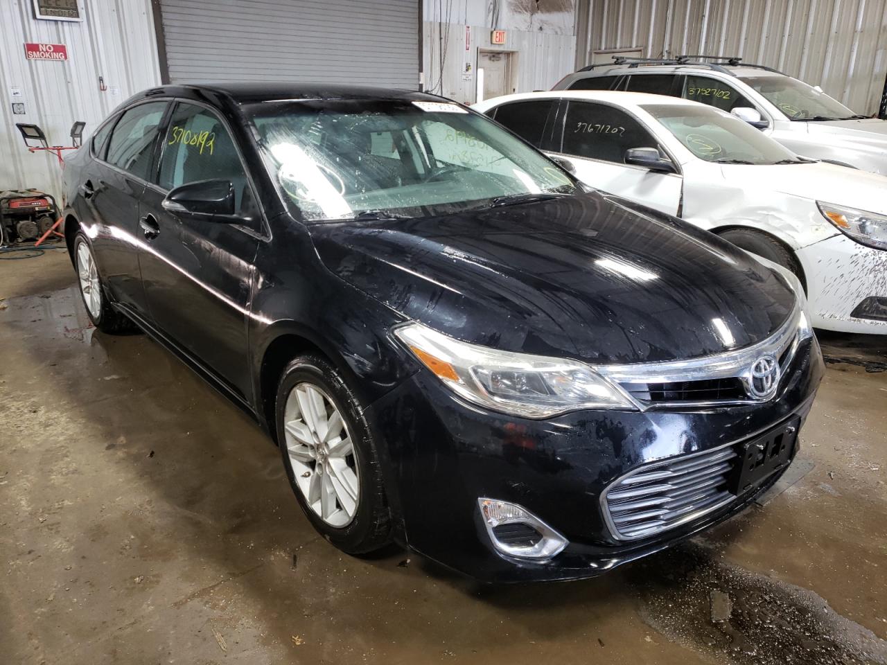 TOYOTA AVALON BAS 2014 with VIN 4T1BK1EB2EU135706 - Photo from auction