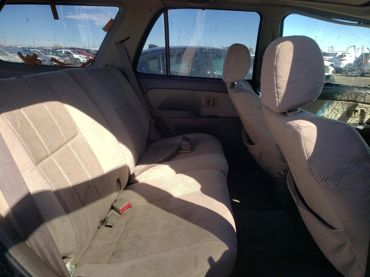 Photo 6 from auction – 2002 TOYOTA 4RUNNER SR with VIN JT3GN86R120224339