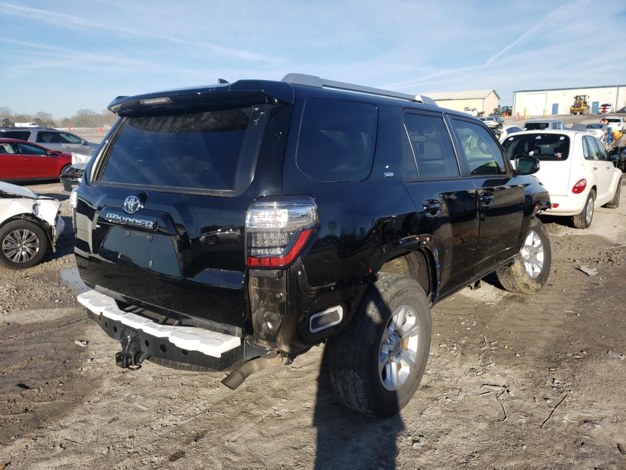 Photo 4 from auction – 2018 TOYOTA 4RUNNER SR with VIN JTEZU5JR2J5180278