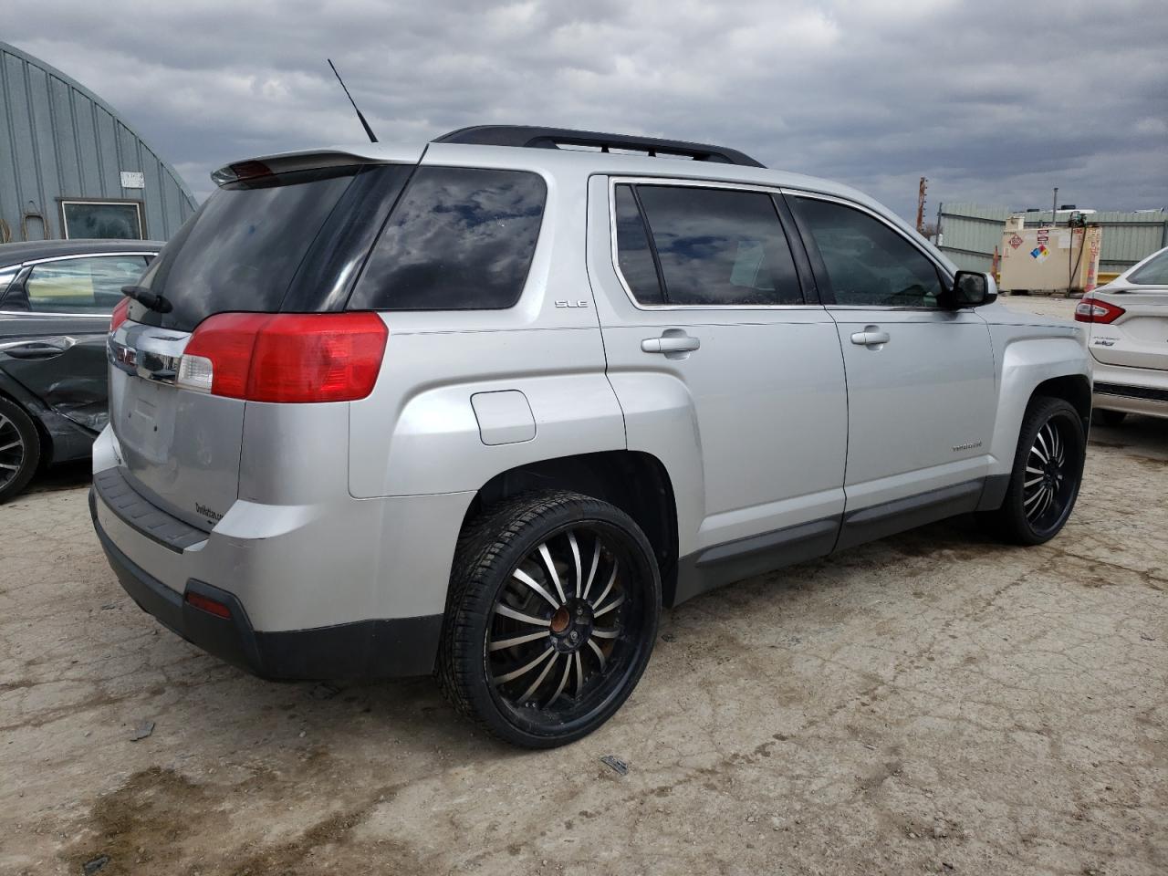 Photo 4 from auction – 2010 GMC TERRAIN SL with VIN 2CTALDEW6A6380569