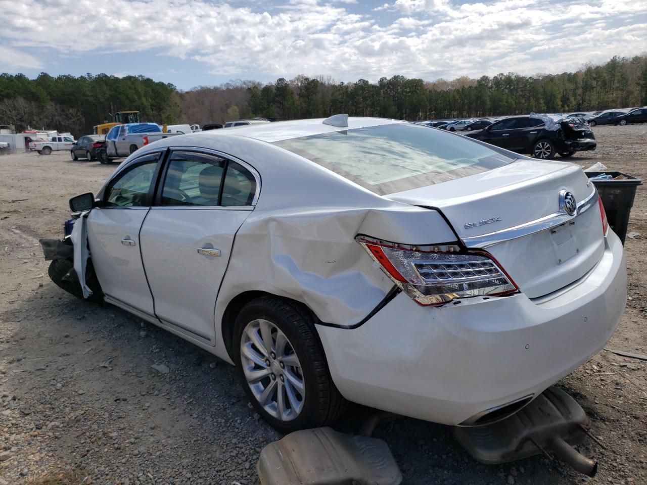 Photo 3 from auction – 2016 BUICK LACROSSE with VIN 1G4GB5G37GF257682