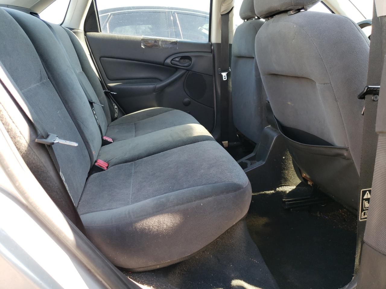 Photo 6 from auction – 2002 FORD FOCUS LX with VIN 1FAFP33P02W289094