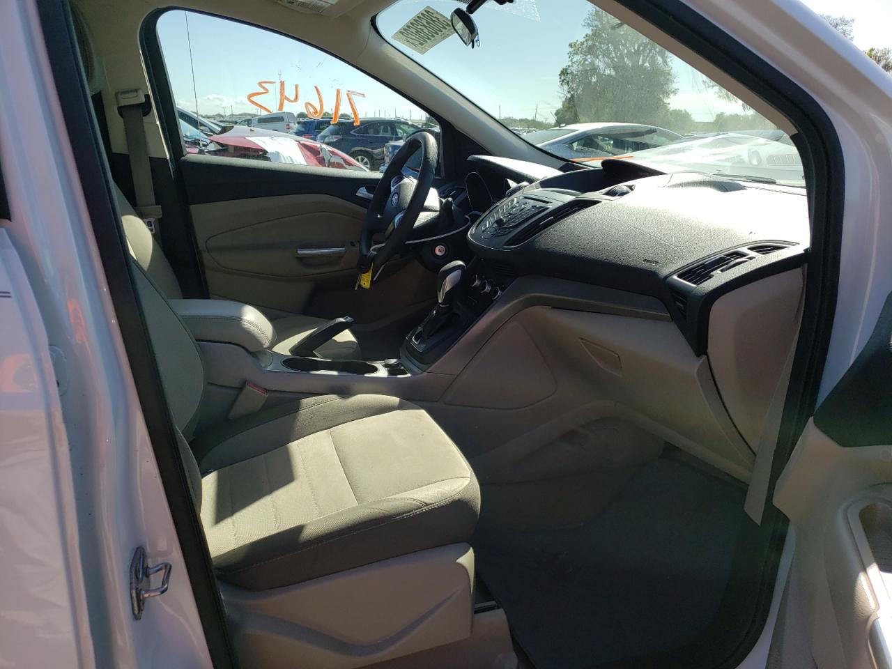 Photo 5 from auction – 2014 FORD ESCAPE SE with VIN 1FMCU0GX5EUD06398