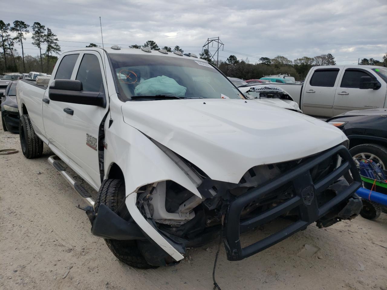 RAM 2500 ST 2018 with VIN 3C6UR4HJ4JG212044 - Photo from auction