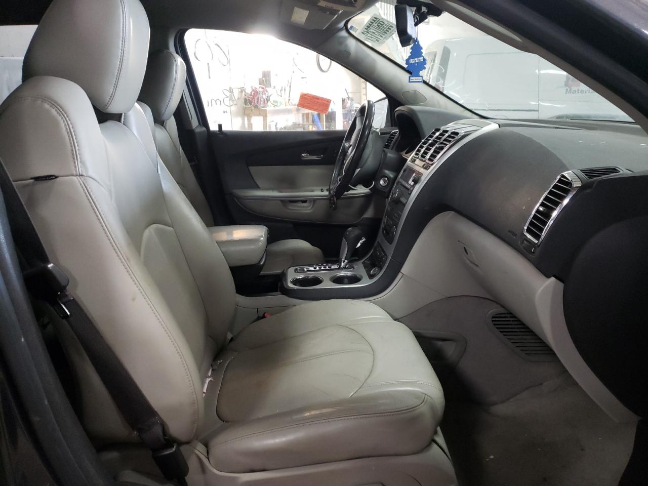Photo 5 from auction – 2011 GMC ACADIA SLT with VIN 1GKKVRED6BJ258471