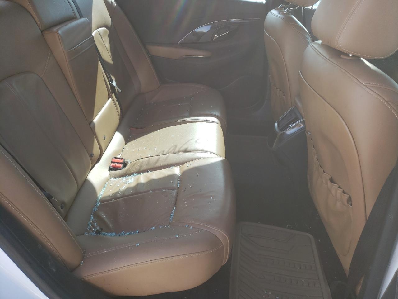 Photo 6 from auction – 2016 BUICK LACROSSE S with VIN 1G4G45G34GF223869