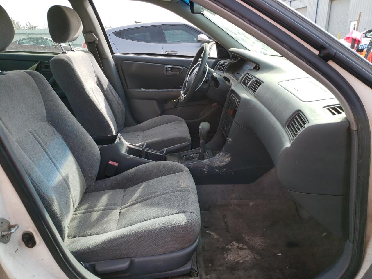 Photo 5 from auction – 2000 TOYOTA CAMRY CE with VIN JT2BG22K3Y0432312