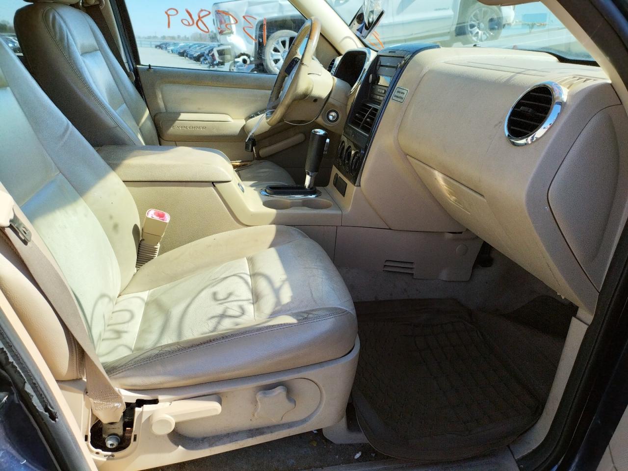 Photo 5 from auction – 2006 FORD EXPLORER X with VIN 1FMEU63E86UA12737