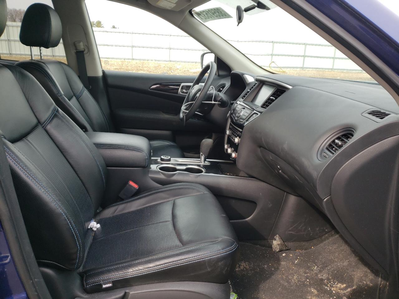 Photo 5 from auction – 2017 NISSAN PATHFINDER with VIN 5N1DR2MM2HC911498