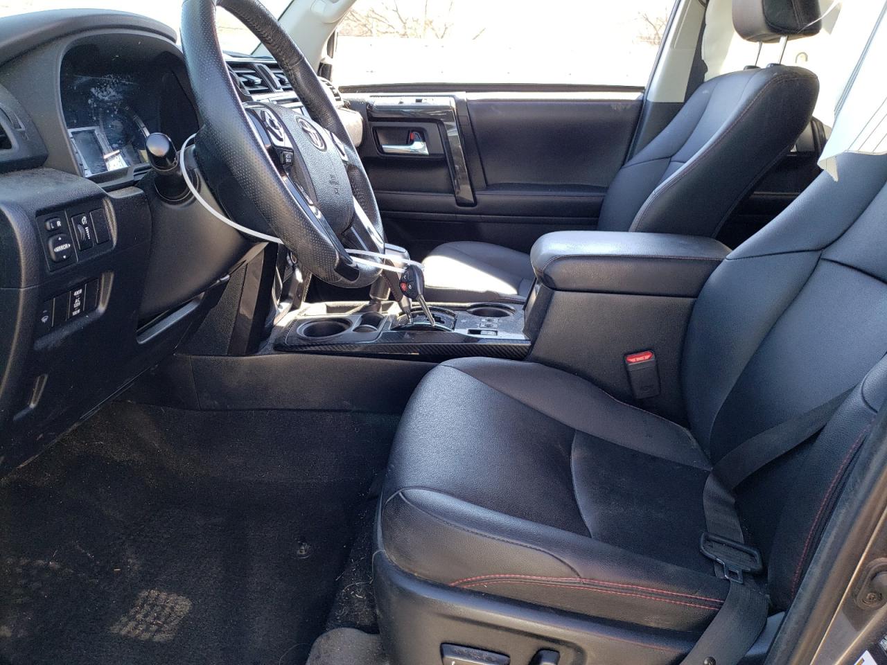 Photo 5 from auction – 2019 TOYOTA 4RUNNER SR with VIN JTEBU5JR4K5736075