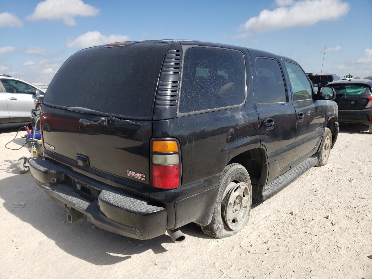 Photo 4 from auction – 2005 GMC YUKON DENA with VIN 1GKEK63U25J204628
