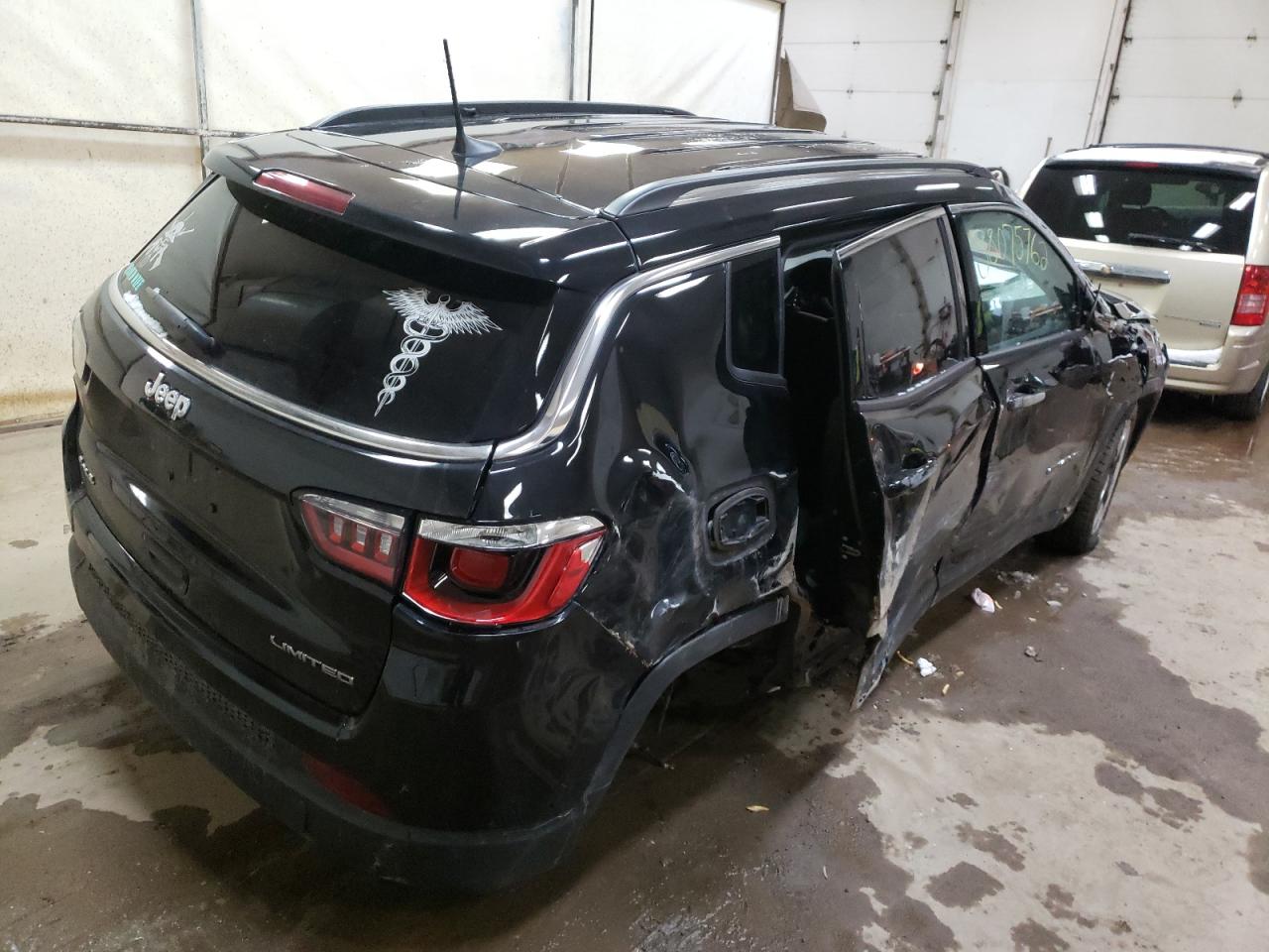 Photo 4 from auction – 2018 JEEP COMPASS LI with VIN 3C4NJDCB5JT433213
