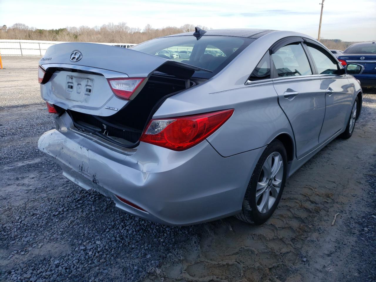 Photo 4 from auction – 2013 HYUNDAI SONATA SE with VIN 5NPEC4AC8DH646859
