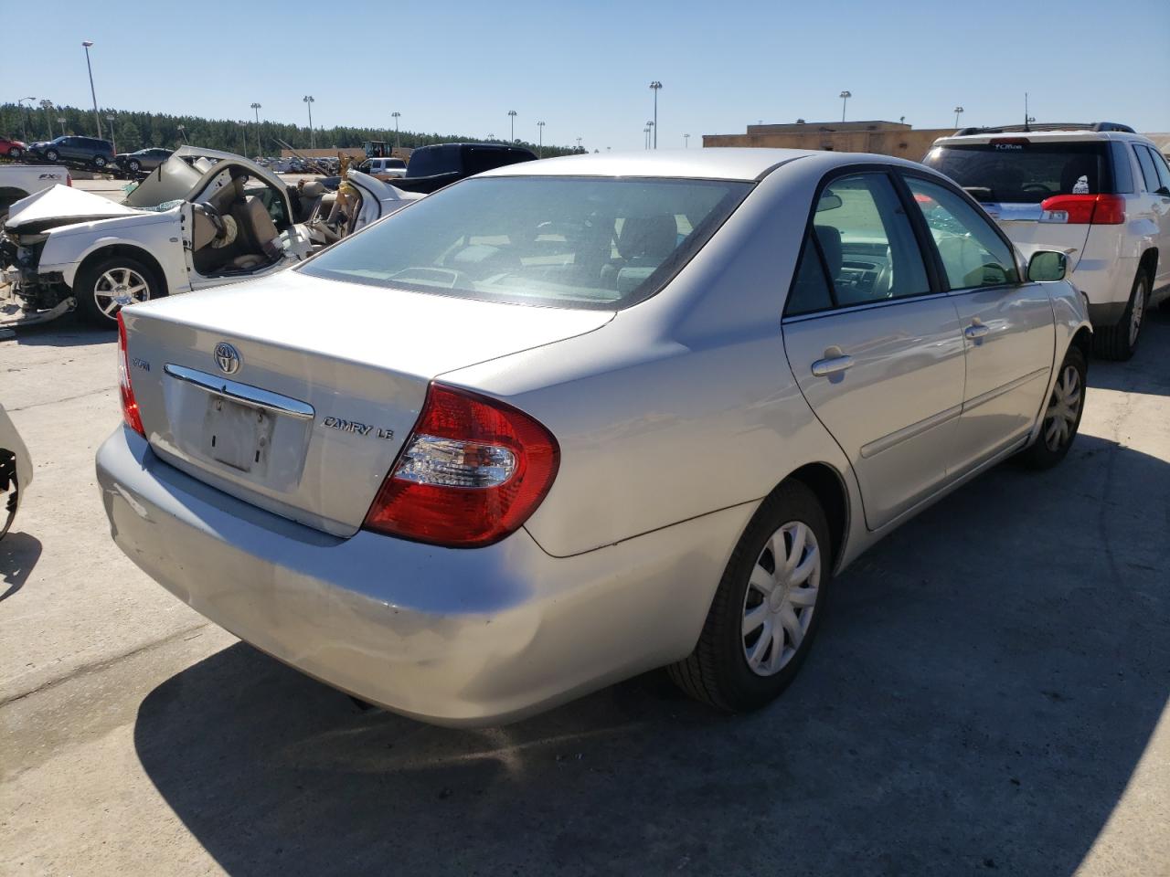 Photo 4 from auction – 2003 TOYOTA CAMRY LE with VIN 4T1BE32K33U768428