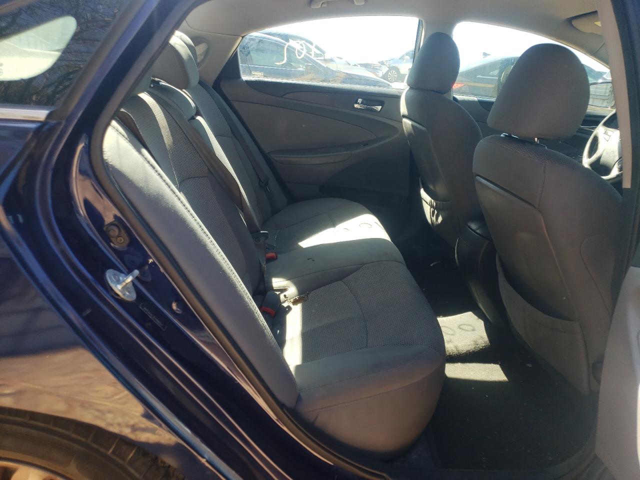 Photo 6 from auction – 2014 HYUNDAI SONATA GLS with VIN 5NPEB4AC7EH906057