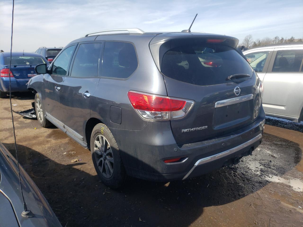 Photo 3 from auction – 2014 NISSAN PATHFINDER with VIN 5N1AR2MM2EC611913
