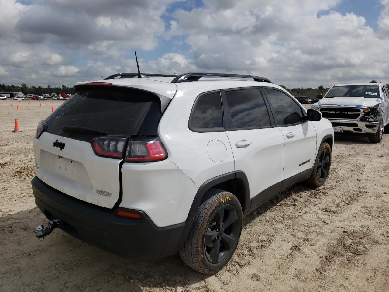 Photo 4 from auction – 2019 JEEP CHEROKEE L with VIN 1C4PJLLBXKD285957
