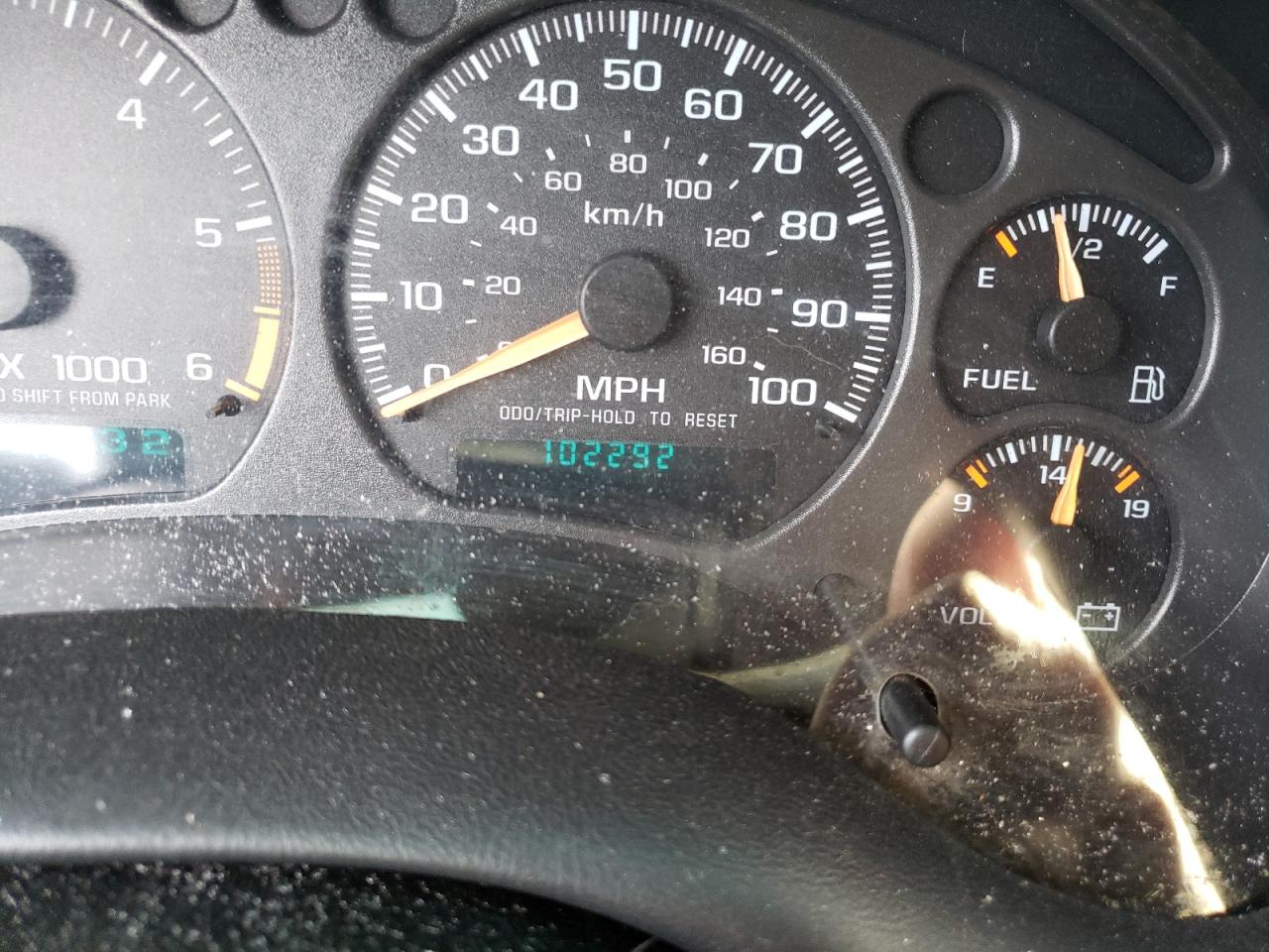 Photo 8 from auction – 2002 CHEVROLET BLAZER with VIN 1GNCS13W02K232383