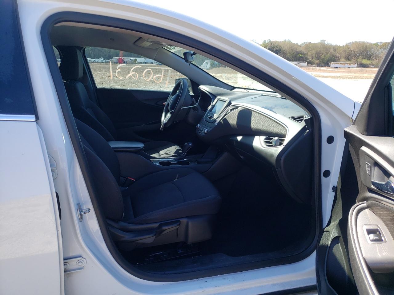 Photo 5 from auction – 2016 CHEVROLET MALIBU LS with VIN 1G1ZB5ST8GF273466