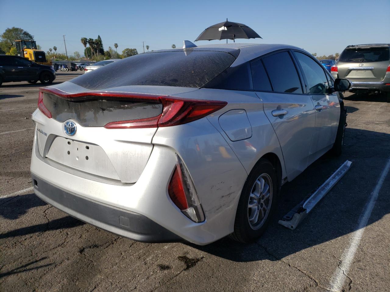 Photo 4 from auction – 2017 TOYOTA PRIUS PRIM with VIN JTDKARFP4H3014895