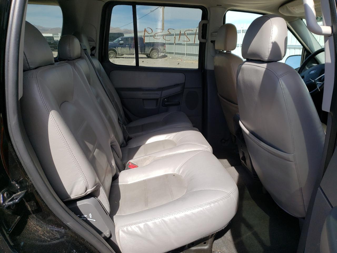 Photo 6 from auction – 2005 FORD EXPLORER X with VIN 1FMDU63E75ZA37402