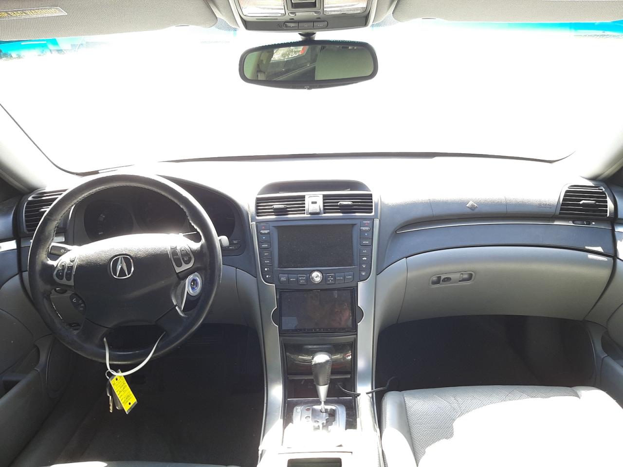 Photo 9 from auction – 2005 ACURA TL with VIN 19UUA66295A050733