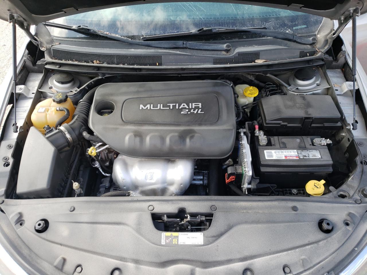 Photo 7 from auction – 2015 CHRYSLER 200 LIMITE with VIN 1C3CCCAB9FN666277