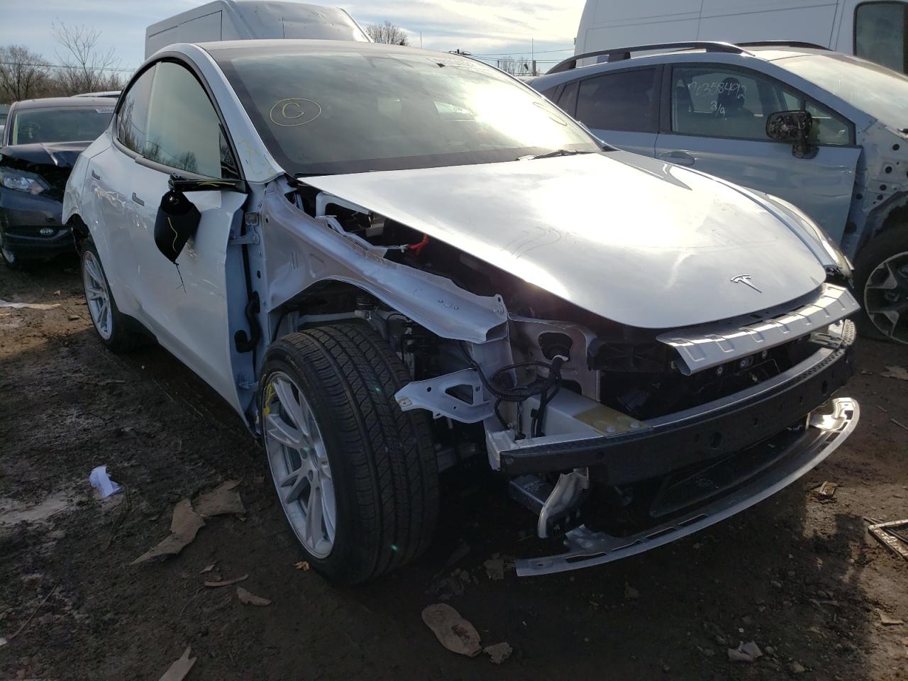 TESLA MODEL Y 2022 with VIN 7SAYGDEE8NF365113 - Photo from auction