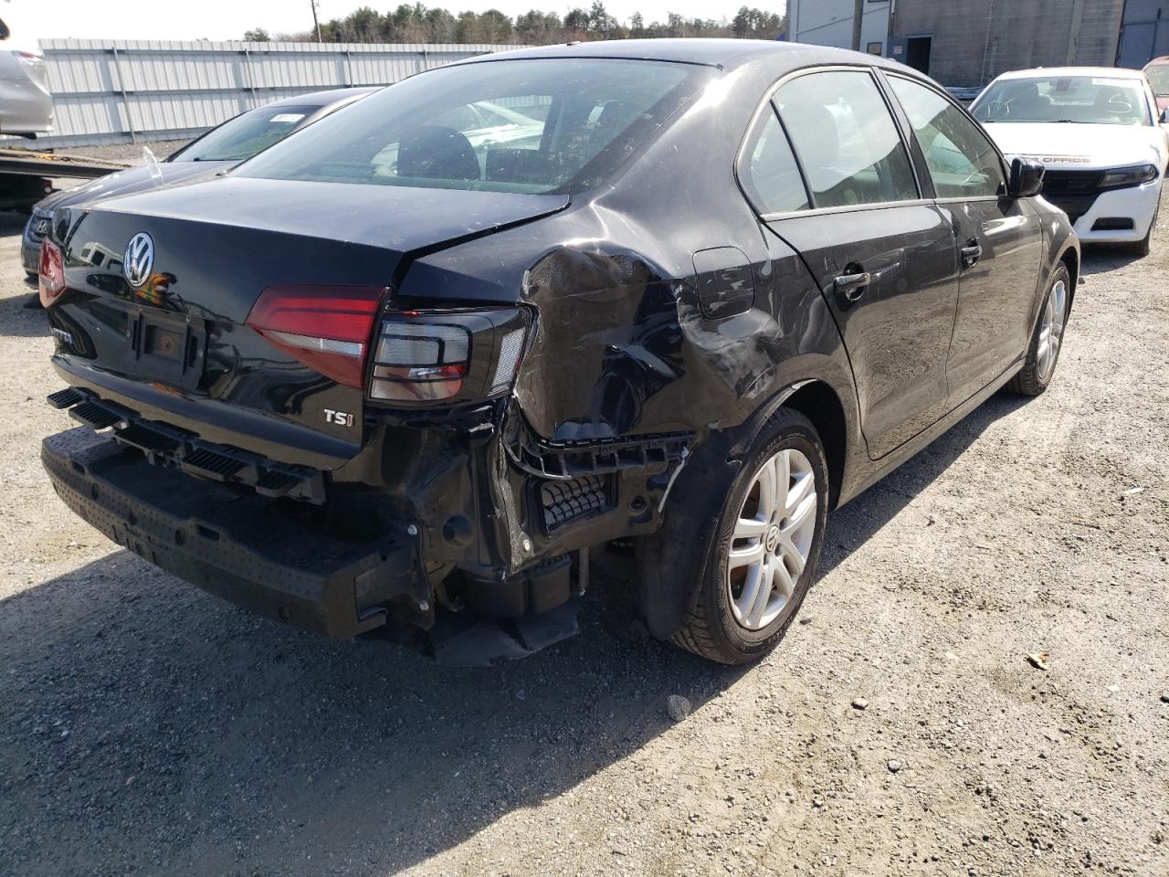 Photo 4 from auction – 2018 VOLKSWAGEN JETTA S with VIN 3VW2B7AJ8JM254473