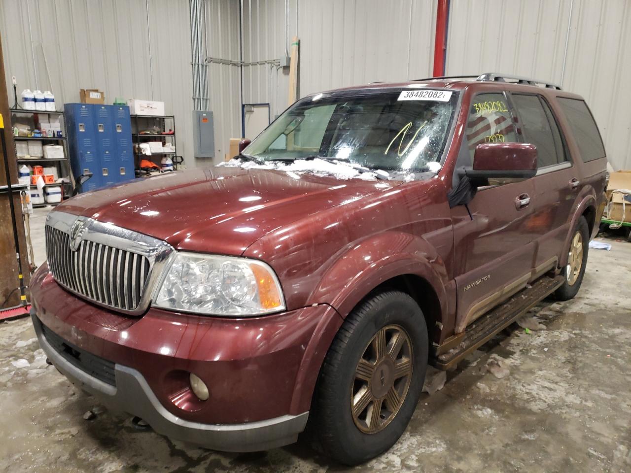 Photo 2 from auction – 2003 LINCOLN NAVIGATOR with VIN 5LMFU28RX3LJ09803