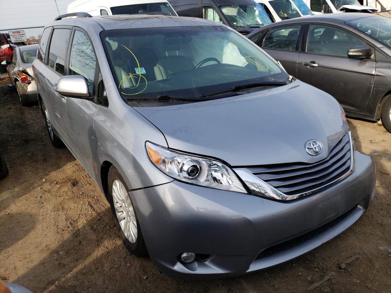 Photo 1 from auction – 2017 TOYOTA SIENNA XLE with VIN 5TDYZ3DC3HS893269