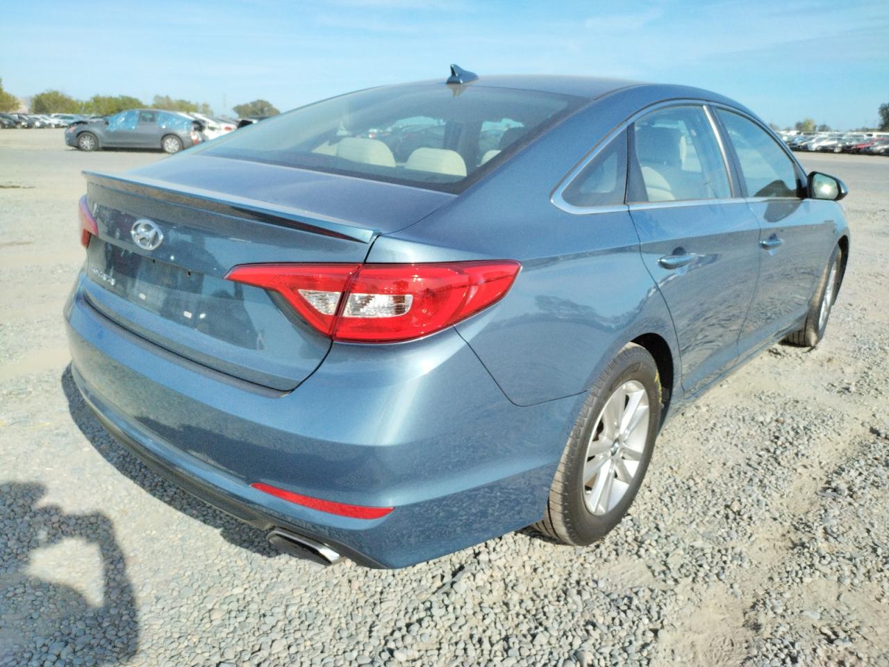 Photo 4 from auction – 2016 HYUNDAI SONATA SE with VIN 5NPE24AFXGH326671