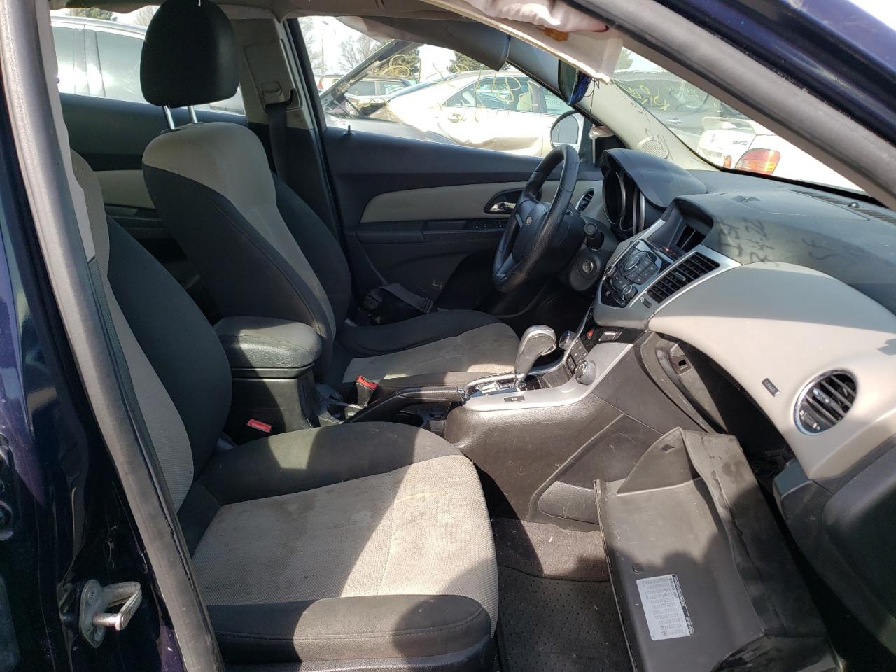 Photo 5 from auction – 2011 CHEVROLET CRUZE LS with VIN 1G1PC5SH6B7167567