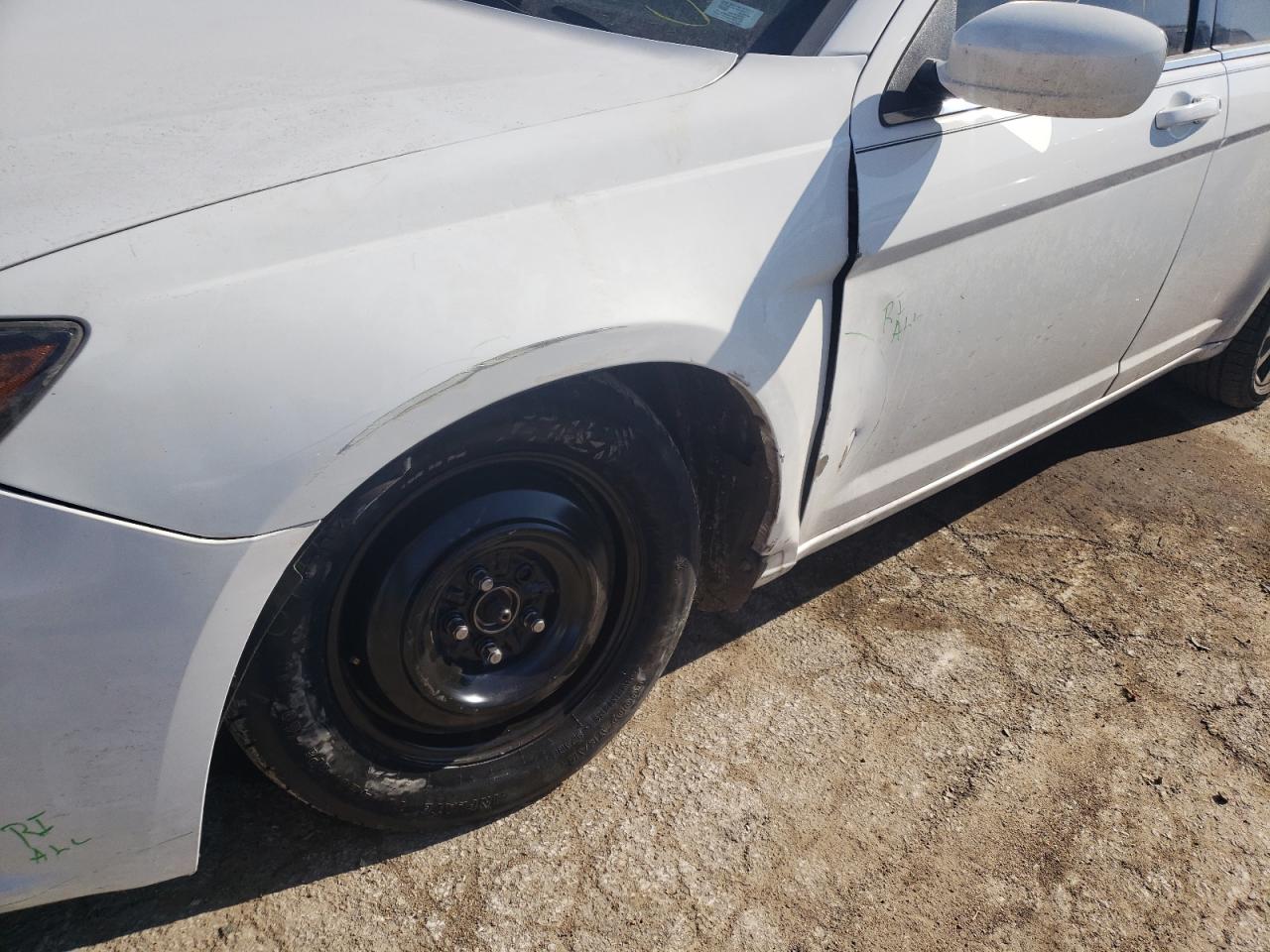 Photo 9 from auction – 2011 CHRYSLER 200 S with VIN 1C3BC8FG1BN567332