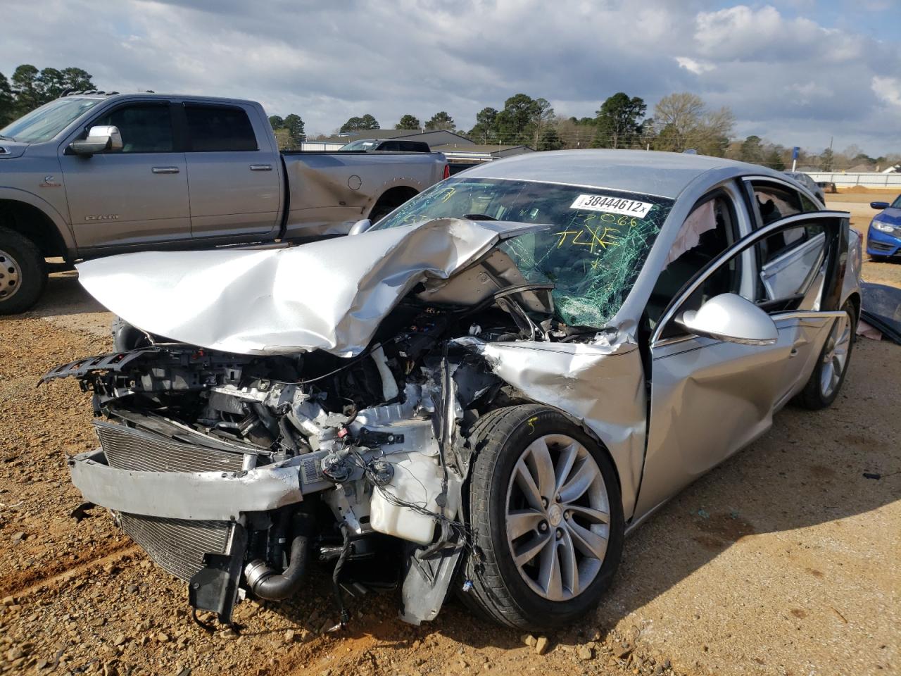 Photo 2 from auction – 2016 BUICK REGAL with VIN 2G4GK5EX5G9107066