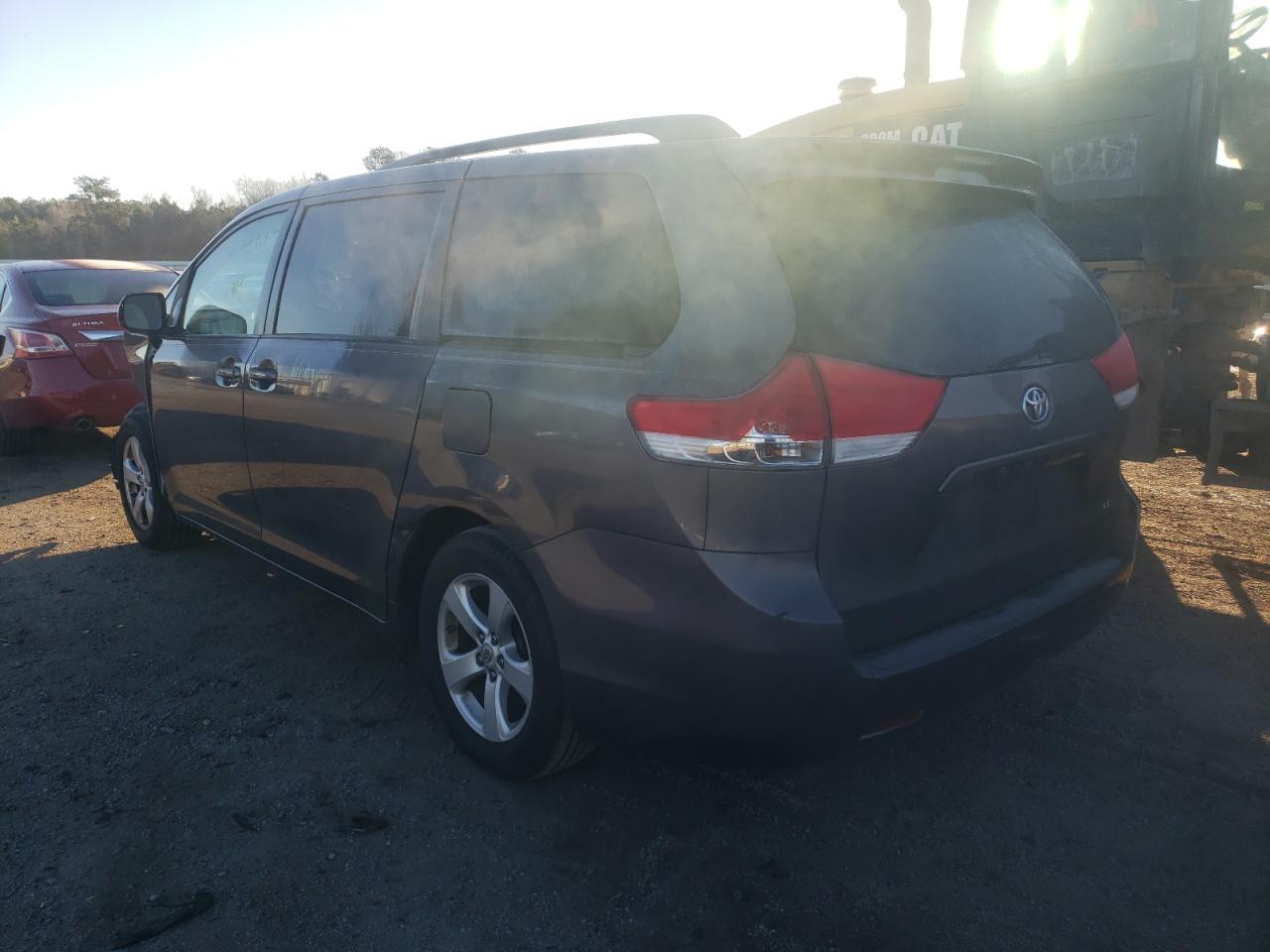 Photo 3 from auction – 2012 TOYOTA SIENNA LE with VIN 5TDKK3DC1CS210889