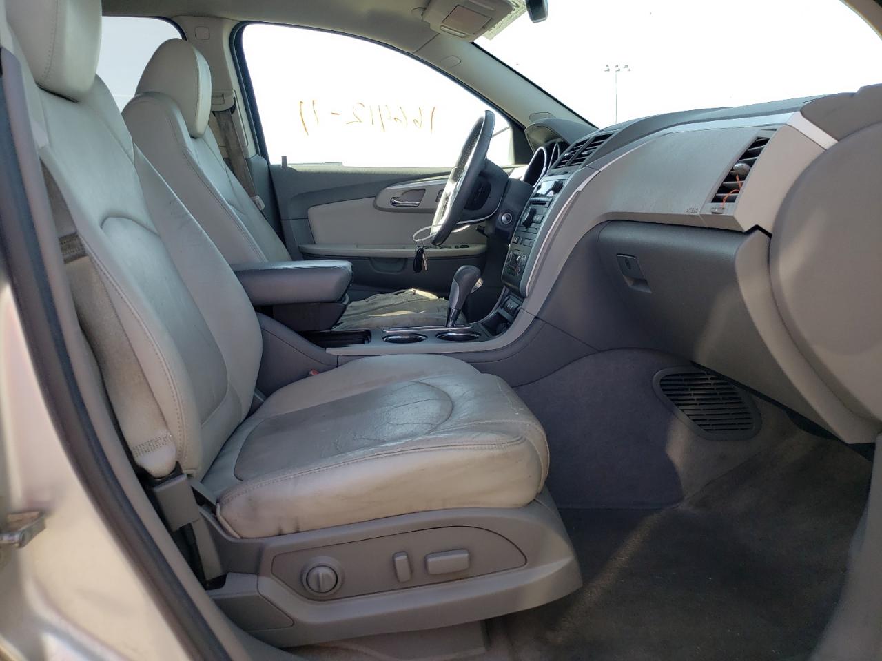 Photo 5 from auction – 2011 CHEVROLET TRAVERSE L with VIN 1GNKRJED6BJ253246